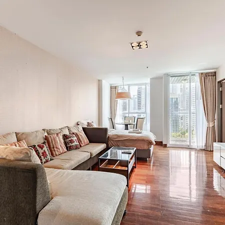 2 Bedroom In Downtown Bts Chitlom Bkk