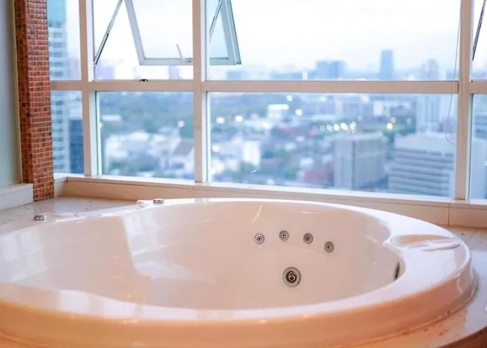 2 Bedroom In Downtown Bts Chitlom Bkk Apartment Bangkok