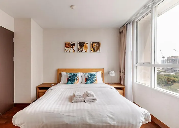 2 Bedroom In Downtown Bts Chitlom Bkk Apartment *