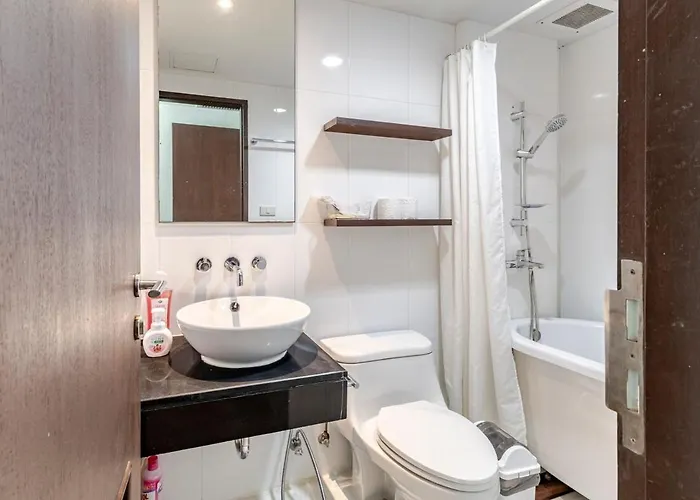 Apartment 2 Bedroom In Downtown Bts Chitlom Bkk *