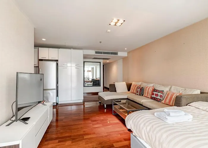 2 Bedroom In Downtown Bts Chitlom Bkk Bangkok