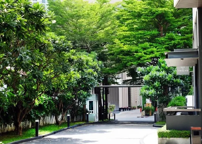 2 Bedroom In Downtown Bts Chitlom Bkk *